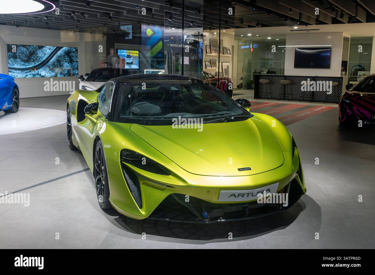 McLaren Cars, la nuova Artura Spider, una supercar ibrida ad alte prestazioni, Hong Kong, Cina. Foto Stock