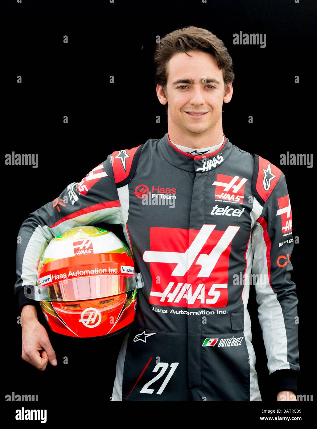 17 marzo 2016: Esteban Gutierrez (mex) #21 del team Haas F1 durante la sessione di ritratto dei piloti prima del Gran Premio di Formula 1 australiano 2016 ad Albert Park, Melbourne, Australia. Sydney Low/Cal Sport Media (immagine di credito: © Sydney Low/CSM tramite cavo ZUMA) Foto Stock