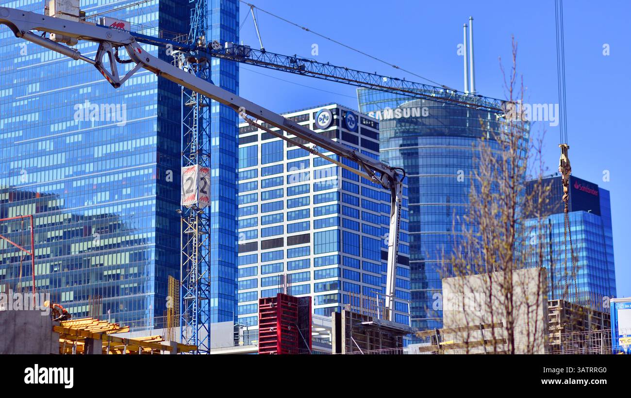 Varsavia, Polonia. 28 marzo 2025. Costruzione di un moderno quartiere verde e multifunzionale di Wola. Towarowa 22 è un progetto di formazione urbana attuato . Foto Stock