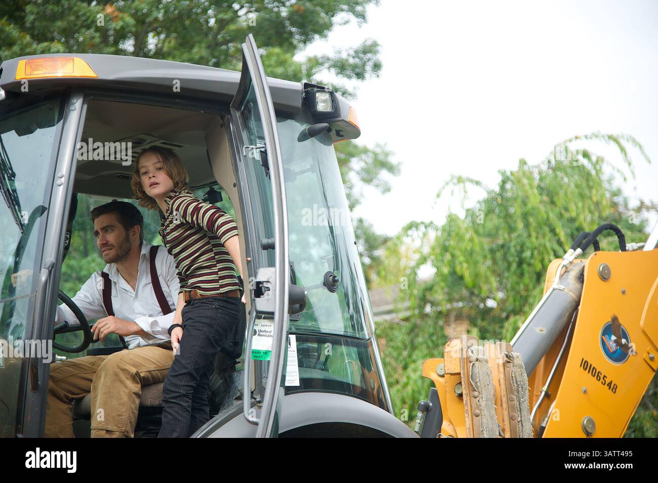 DATA DI USCITA: 8 aprile 2016TITLE: Demolition STUDIO: Fox Searchlight Pictures DIRETTORE: Jean-Marc Vallee TRAMA: Un banchiere di investimento di successo lotta dopo aver perso la moglie in un tragico incidente d'auto NELLA FOTO: JAKE GYLLENHAAL, Judah Lewis (Credit Image: © Fox Searchlight Pictures/Entertainment Pictures/ZUMAPRESS.com) Foto Stock