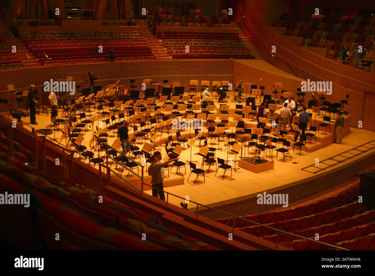 22 ottobre 2003 - Los Angeles, CA, Stati Uniti - K33568MR . WALT DISNEY CONCERT HALL - ANTEPRIMA STAMPA DI APERTURA . ALLA WALT DISNEY CONCERT HALL, LOS ANGELES, CA .10/22/2003. MILAN RYBA / 2003 . WALT DISNEY CONCERT HALL - INTERNI (immagine di credito: © Globe Photos/ZUMAPRESS.com) Foto Stock