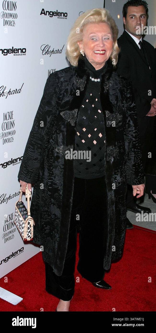 8 DICEMBRE 2003 - BEVERLY HILLS, CA, STATI UNITI - K34374MR. PRANZO PARTY PER IL NUOVO ROMANZO DI JACKIE COLLINS ''DIVORZI DI HOLLYWOOD''. CHOPARD, BEVERLY HILLS, CALIFORNIA.12/08/03.MILAN RYBA/ 2003.BARBARA DAVIS. (Immagine di credito: © Globe Photos/ZUMAPRESS.com) Foto Stock
