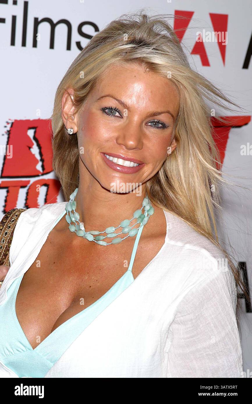 30 MARZO 2005 - HOLLYWOOD, CALIFORNIA, USA - K42365MR.DUST TO GLORY PREMIERE. CINERAMADOME ALL'ARCLIGHT, . HOLLYWOOD CA. 03-30-05. MILAN RYBA/ 2005.GABRIELLE TUITE. (Immagine di credito: © Globe Photos/ZUMAPRESS.com) Foto Stock