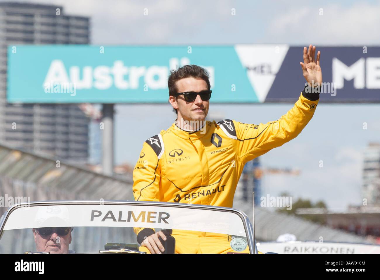 20 marzo 2016: Jolyon Palmer (GBR) #30 del team Renault Sport F1 alla parata dei piloti prima del Gran Premio d'Australia di Formula 1 2016 ad Albert Park, Melbourne, Australia. Sydney Low/Cal Sport Media (immagine di credito: © Sydney Low/CSM tramite cavo ZUMA) Foto Stock