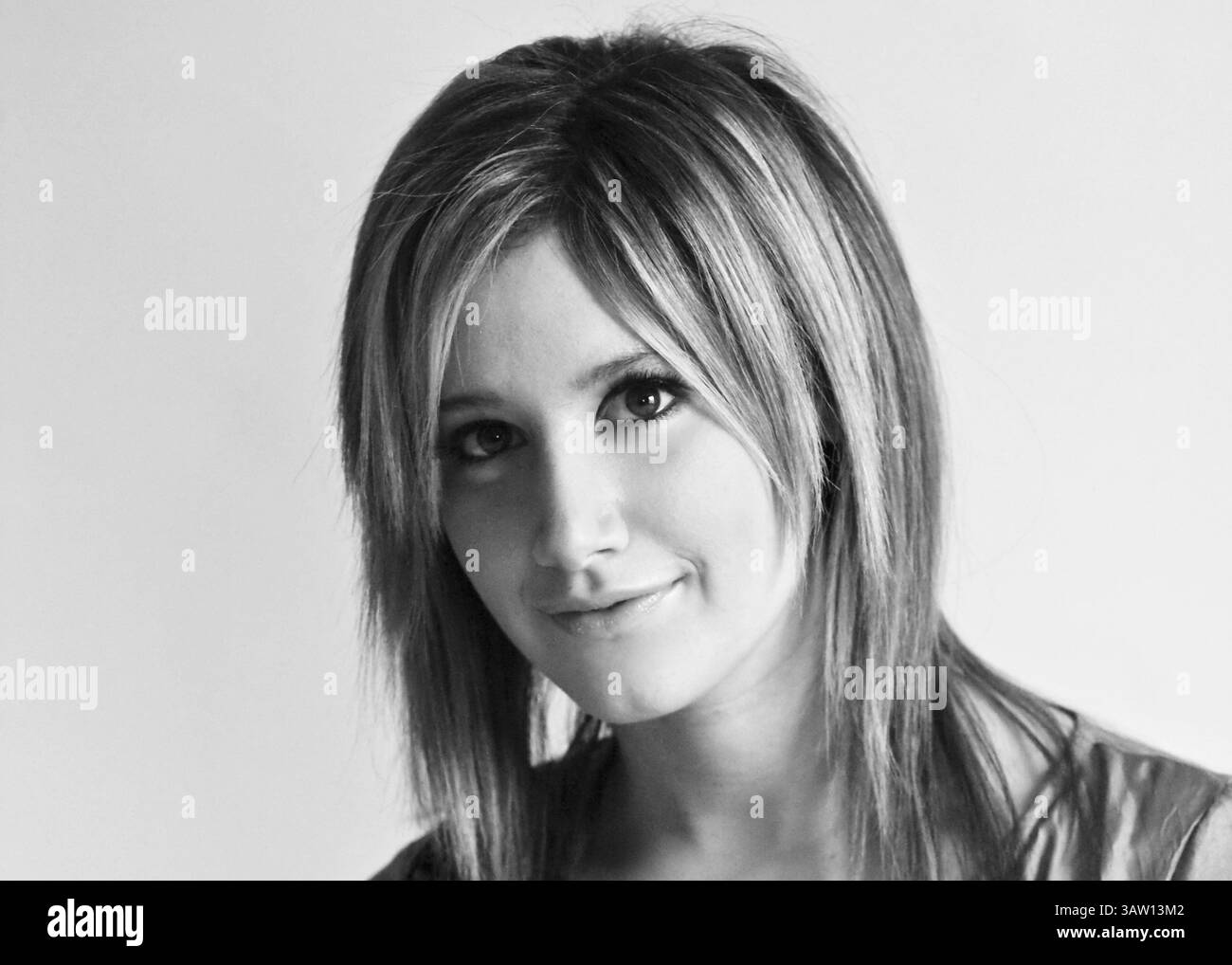 12 ottobre 2008 - Los Angeles, California, USA - Ashley Tisdale promuove ''High School Musical 3: Senior Year'' a Los Angeles, CA. 12 ottobre 2008 (Credit Image: © Armando Gallo/ZUMA Studio) Foto Stock