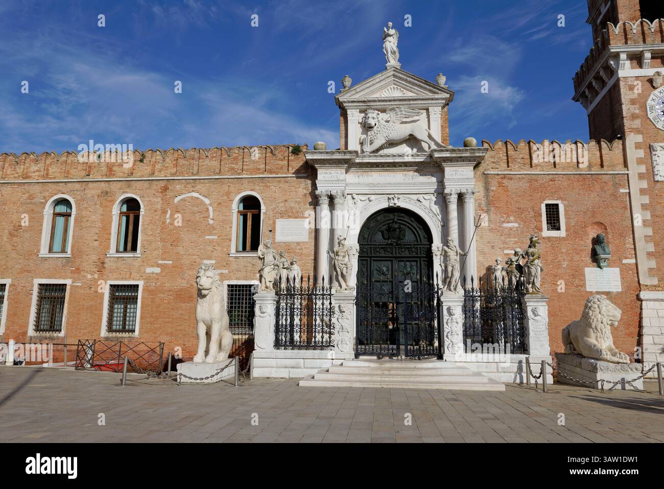 Ingresso all'Arsenale ex cantieri navali storici della fondamenta Arsenale e del canale rio dell'Arsenale, Castello, Venezia Foto Stock