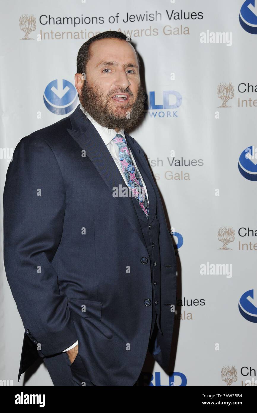 5 maggio 2016 - New York, NY, Stati Uniti d'America - 5 maggio 2016 New York City. Shmuley Boteach partecipa al 4° Gala annuale Champions of Jewish Values International Awards al Marriott Marquis Broadway Ballroom a New York City il 5 maggio 2016. (Immagine di credito: © Kristin Callahan/Ace Pictures via ZUMA Press) Foto Stock