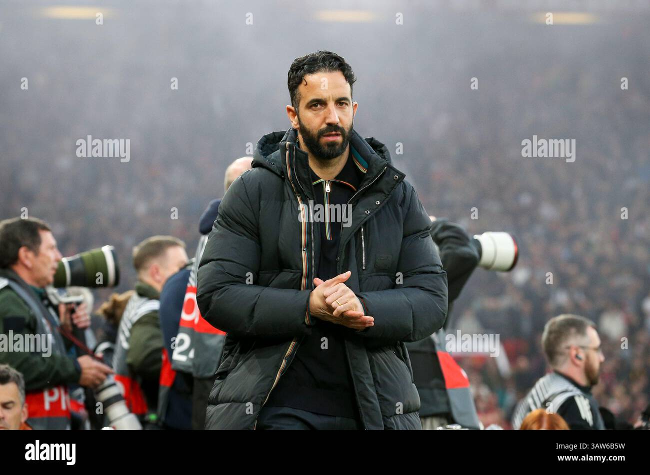 Manchester United Manager Ruben Amorim durante la partita Manchester United FC vs Olympique Lyonnais UEFA Europa League di 2a tappa a Old Trafford, Manchester, Inghilterra, Regno Unito il 17 aprile 2025 credito: Phil Duncan/Every Second Media Foto Stock