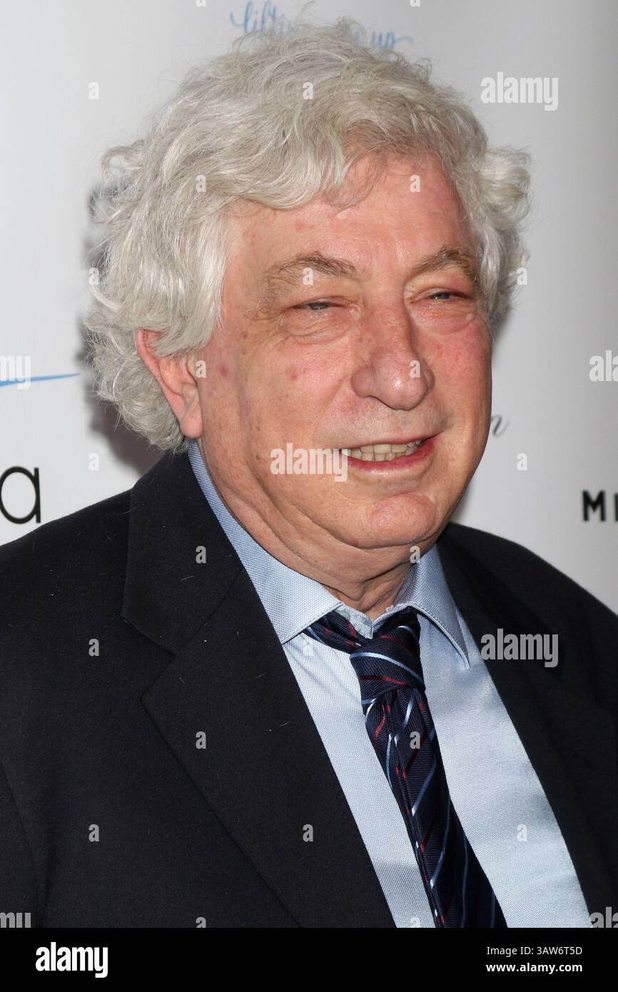 16 aprile 2016 - Beverly Hills, CA, Stati Uniti - LAS VEGAS - 16 aprile: AVI Lerner al Gala to Honor AVI Lerner e Millennium Films al Beverly Hills Hotel il 16 aprile 2016 a Beverly Hills, CA (immagine di credito: © Kathy Hutchins/Newscom via ZUMA Press) Foto Stock