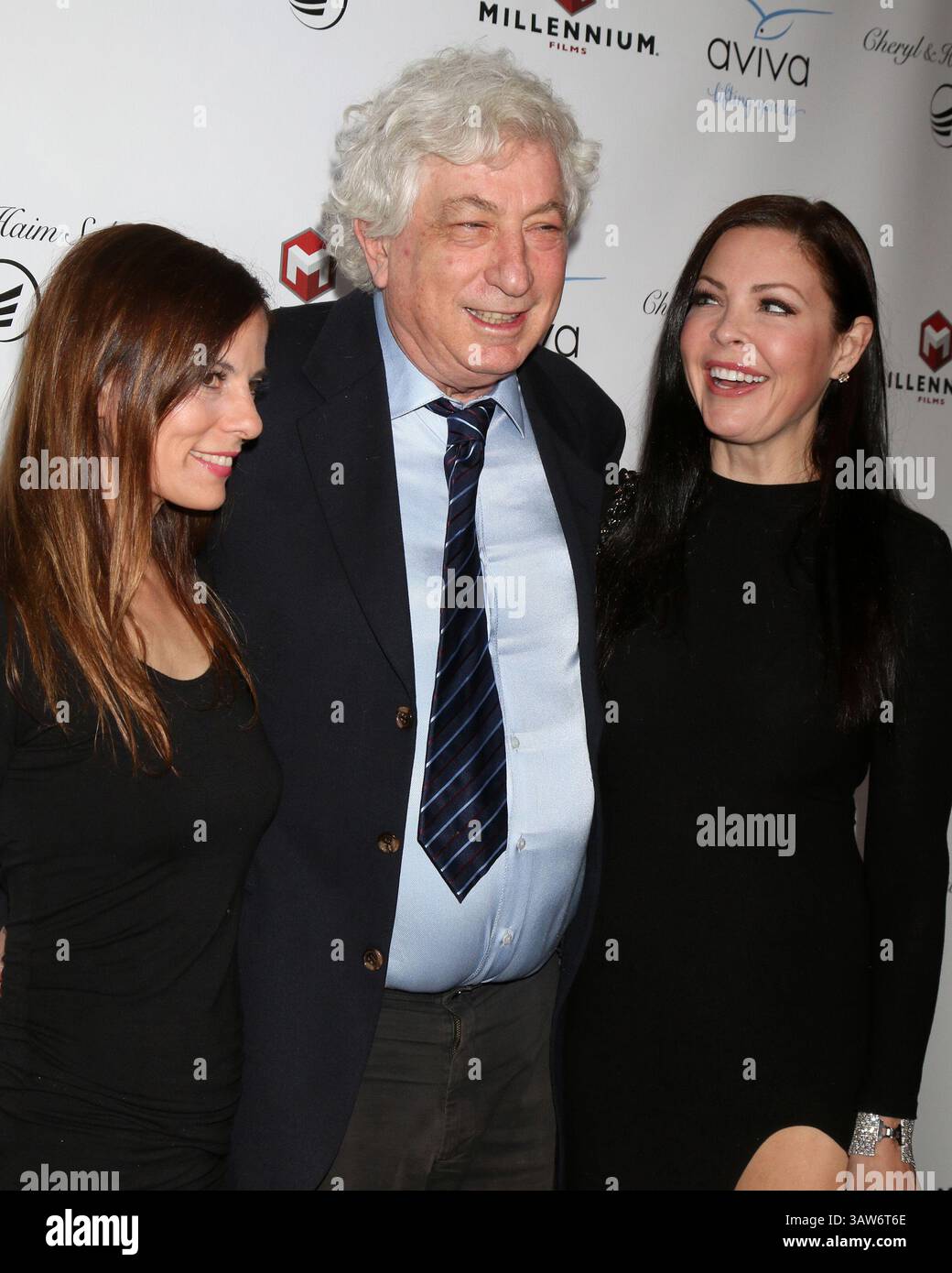 16 aprile 2016 - Beverly Hills, CA, Stati Uniti - LAS VEGAS - APR 16: Lotti Groban, AVI Lerner, Christa Campbell all'A Gala to Honor AVI Lerner e Millennium Films presso il Beverly Hills Hotel il 16 aprile 2016 a Beverly Hills, CA (immagine di credito: © Kathy Hutchins/Newscom via ZUMA Press) Foto Stock