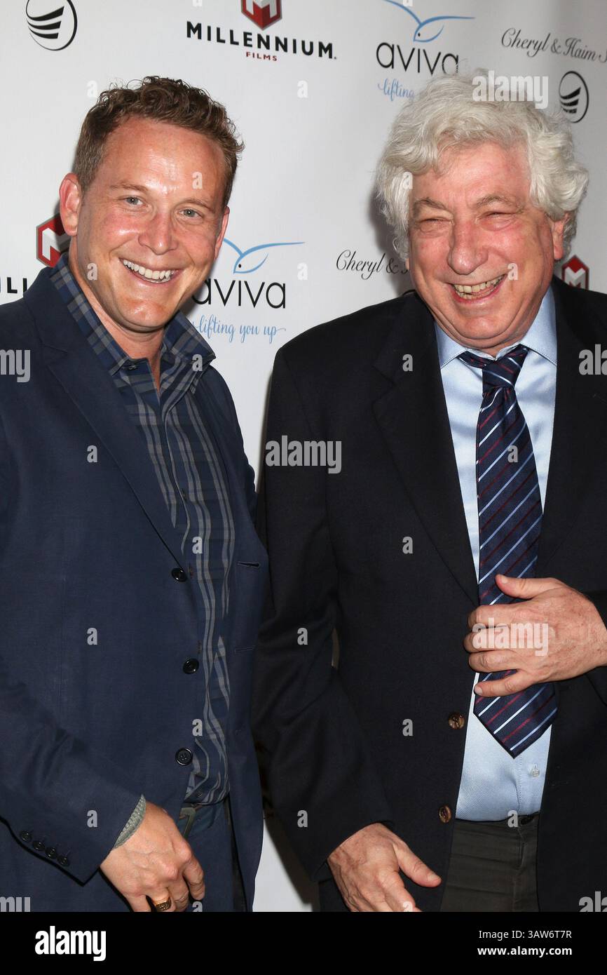 16 aprile 2016 - Beverly Hills, CA, Stati Uniti - LAS VEGAS - aprile 16: Cole Hauser, AVI Lerner al Gala to Honor AVI Lerner e Millennium Films presso il Beverly Hills Hotel il 16 aprile 2016 a Beverly Hills, CA (immagine di credito: © Kathy Hutchins/Newscom via ZUMA Press) Foto Stock