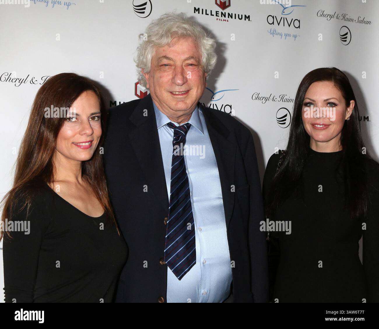 16 aprile 2016 - Beverly Hills, CA, Stati Uniti - LAS VEGAS - APR 16: Lotti Groban, AVI Lerner, Christa Campbell all'A Gala to Honor AVI Lerner e Millennium Films presso il Beverly Hills Hotel il 16 aprile 2016 a Beverly Hills, CA (immagine di credito: © Kathy Hutchins/Newscom via ZUMA Press) Foto Stock