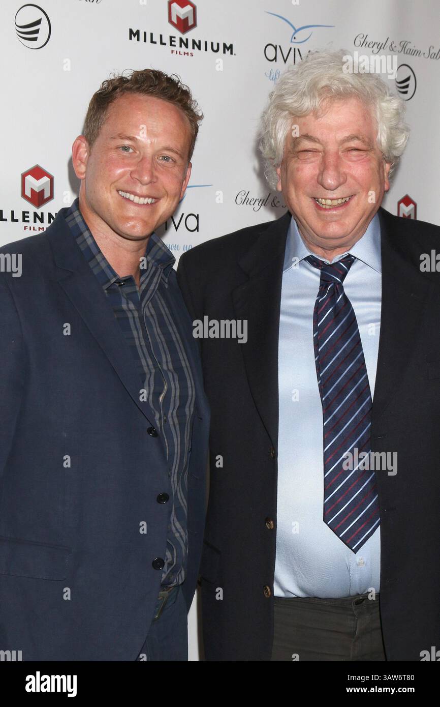 16 aprile 2016 - Beverly Hills, CA, Stati Uniti - LAS VEGAS - aprile 16: Cole Hauser, AVI Lerner al Gala to Honor AVI Lerner e Millennium Films presso il Beverly Hills Hotel il 16 aprile 2016 a Beverly Hills, CA (immagine di credito: © Kathy Hutchins/Newscom via ZUMA Press) Foto Stock