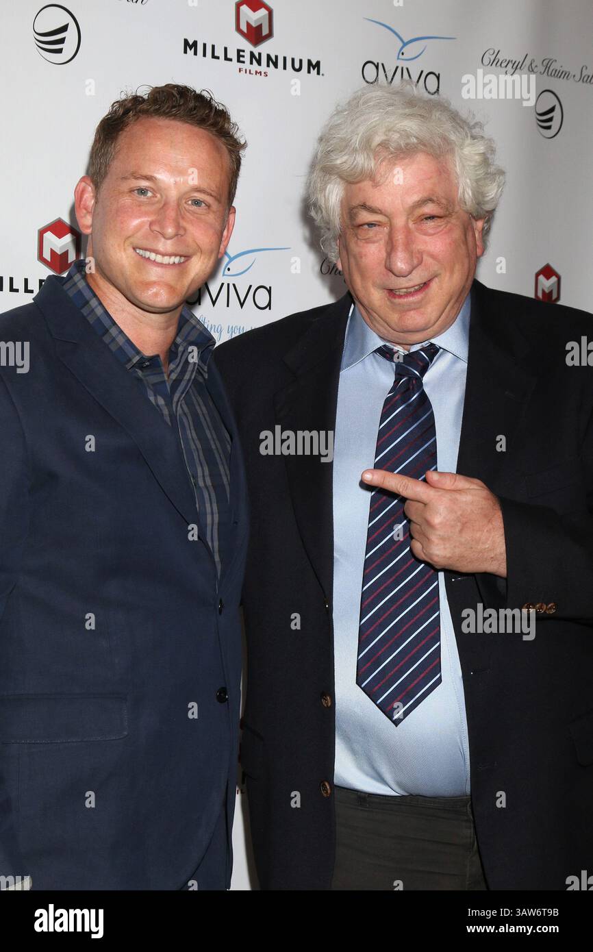 16 aprile 2016 - Beverly Hills, CA, Stati Uniti - LAS VEGAS - aprile 16: Cole Hauser, AVI Lerner al Gala to Honor AVI Lerner e Millennium Films presso il Beverly Hills Hotel il 16 aprile 2016 a Beverly Hills, CA (immagine di credito: © Kathy Hutchins/Newscom via ZUMA Press) Foto Stock