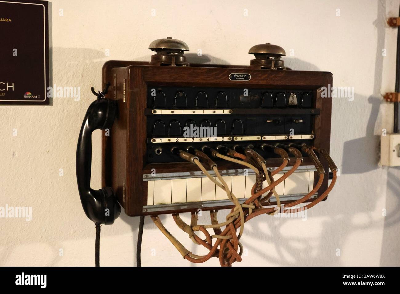 Attrezzature presso Bunk’Art 2 a Tirana, Albania Foto Stock Attrezzature presso Bunk’Art 2 a Tirana, Albania Foto Stock