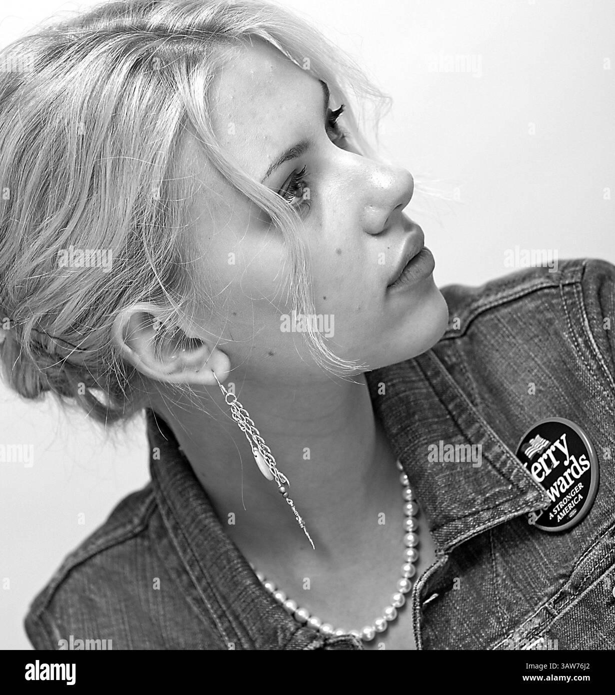 18 ottobre 2004 - Hollywood, California, Stati Uniti - Scarlett Johansson promuove il film ''A Love Song for Bobby Long''. Hollywood, CA. 18 ottobre 2004 (immagine di credito: © Armando Gallo/ZUMA Studio) Foto Stock