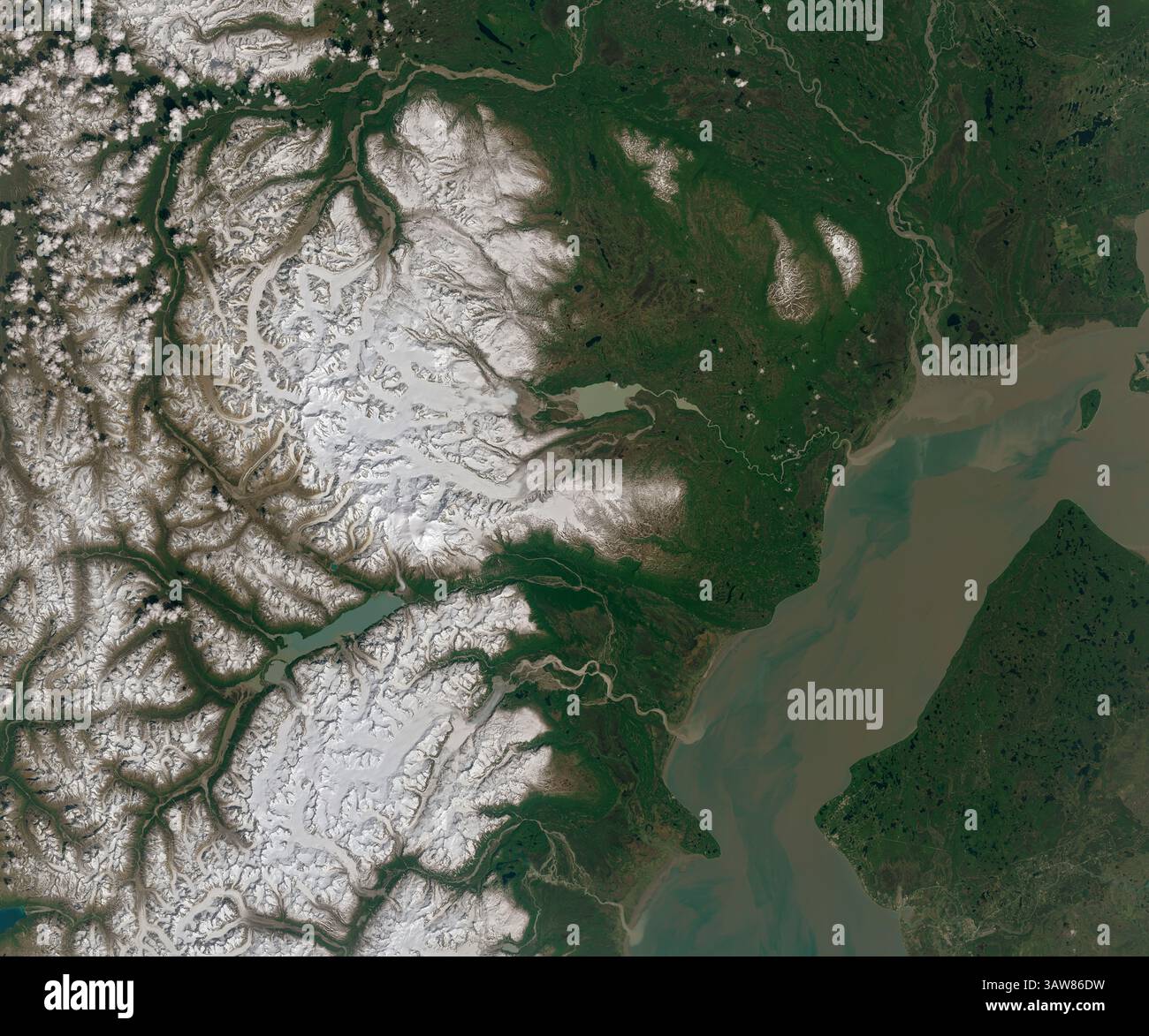 Aerea dei monti Tordrillo, monte Spurr, Cook Inlet e CH'akajabena Lake in Alaska Foto Stock