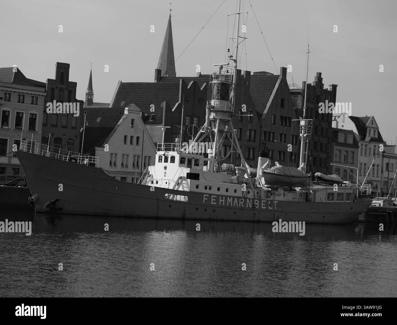 Lübeck, Schleswig-Holstein, Germania. 17 agosto 2022. Navi lungo la passerella. Foto Stock