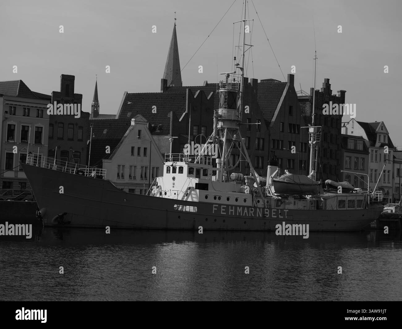 Lübeck, Schleswig-Holstein, Germania. 17 agosto 2022. Navi lungo la passerella. Foto Stock