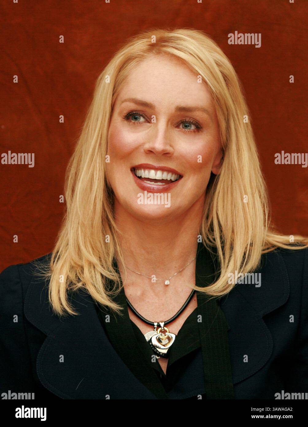 8 marzo 2006 - Hollywood, California, Stati Uniti - Sharon Stone promuove il film Basic Instinct: . Dipendenza dal rischio a Hollywood. 21 febbraio 2006 (immagine di credito: © Armando Gallo/ZUMA Studio) Foto Stock