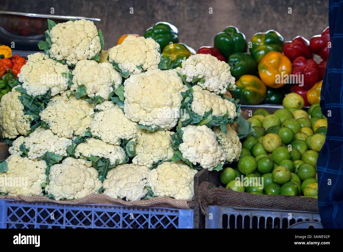 verdure fresche provenienti da un mercato locale dello sri lanka Foto Stock