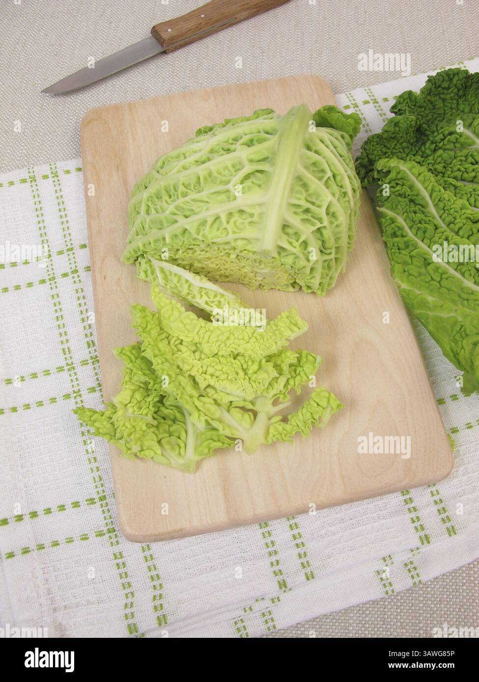 Cavolo savoy a fette Foto Stock