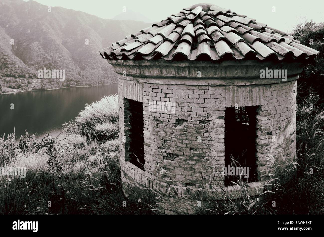 Avvistamento alla fortificazione di Rocca d'Anfo, vicino al Lago d'Idro, Lombardia, Italia Foto Stock