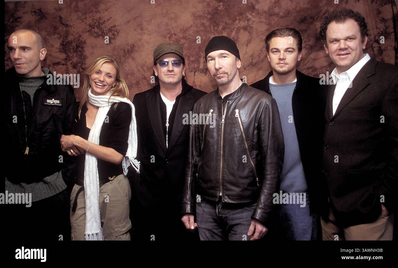 8 dicembre 2002 - Hollywood, California, Stati Uniti - Daniel Day-Lewis, Cameron Diaz, Bono, The Edge, Leonardo DiCaprio, John C. Reilly (immagine di credito: © Armando Gallo/ZUMA Studio) Foto Stock