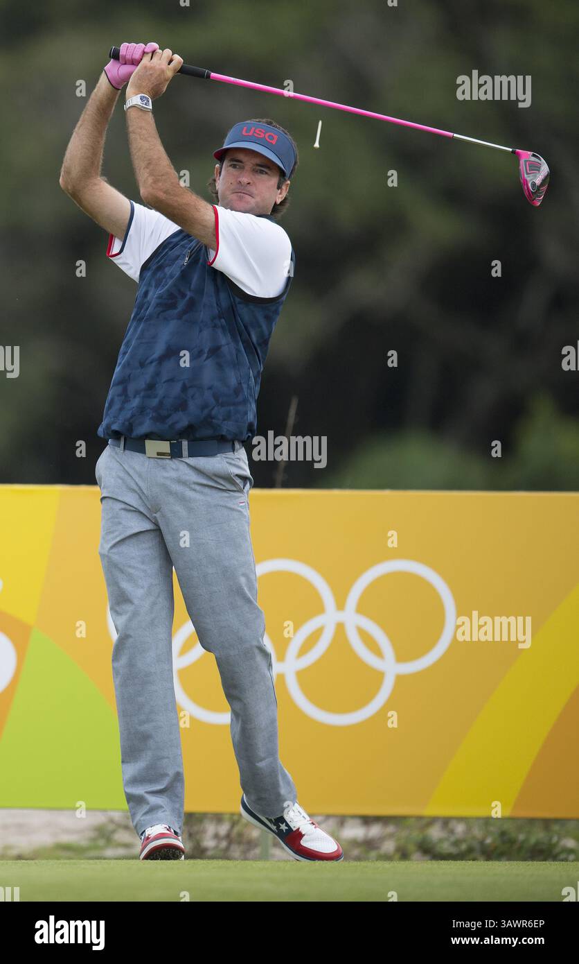 11 agosto 2016 - Rio De Janeiro, BRA - il golfista statunitense Bubba Watson si mette a segno tre partite durante la giornata di apertura della competizione olimpica di golf giovedì 11 agosto 2016 ai Giochi di Rio. Il golf si è ritirato alle Olimpiadi per la prima volta dai Giochi del 1904. (Immagine di credito: © Mark Reis/TNS tramite filo ZUMA) Foto Stock