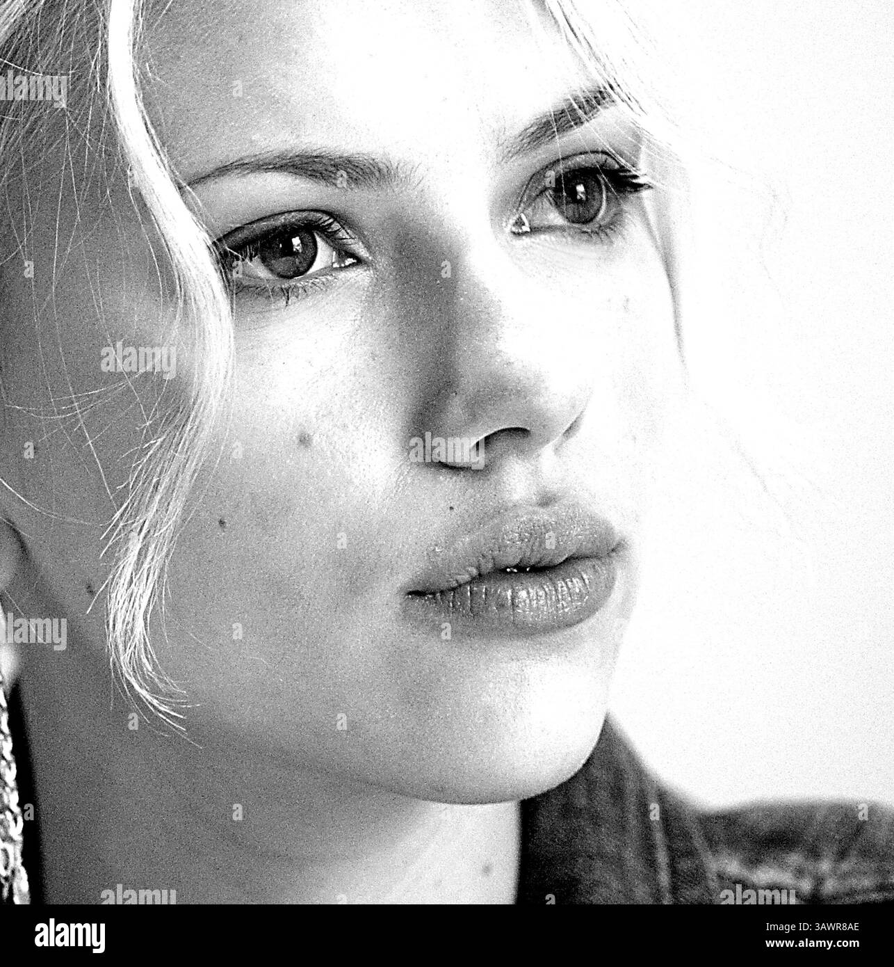 18 ottobre 2004 - Hollywood, California, Stati Uniti - Scarlett Johansson promuove il film ''A Love Song for Bobby Long''. Hollywood, CA. 18 ottobre 2004 (immagine di credito: © Armando Gallo/ZUMA Studio) Foto Stock