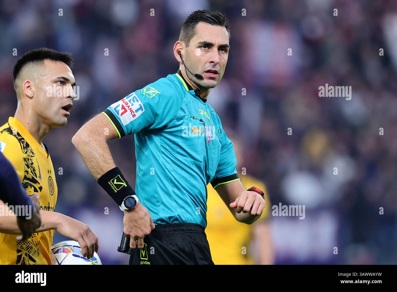 Bologna, Italia. 20 aprile 2025. L'arbitro Andrea Colombo durante la partita di serie A tra Bologna FC e FC Internazionale allo stadio Renato Dall'Ara di Bologna, 20 aprile 2025. Crediti: Insidefoto/Alamy Live News Foto Stock