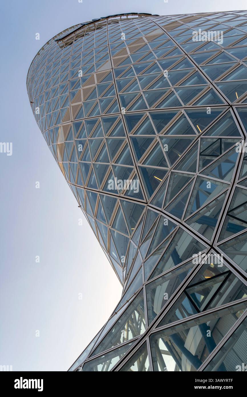 Milano, Italia - 4 aprile 2025: Torre Unipol nella città di Milano. Foto Stock