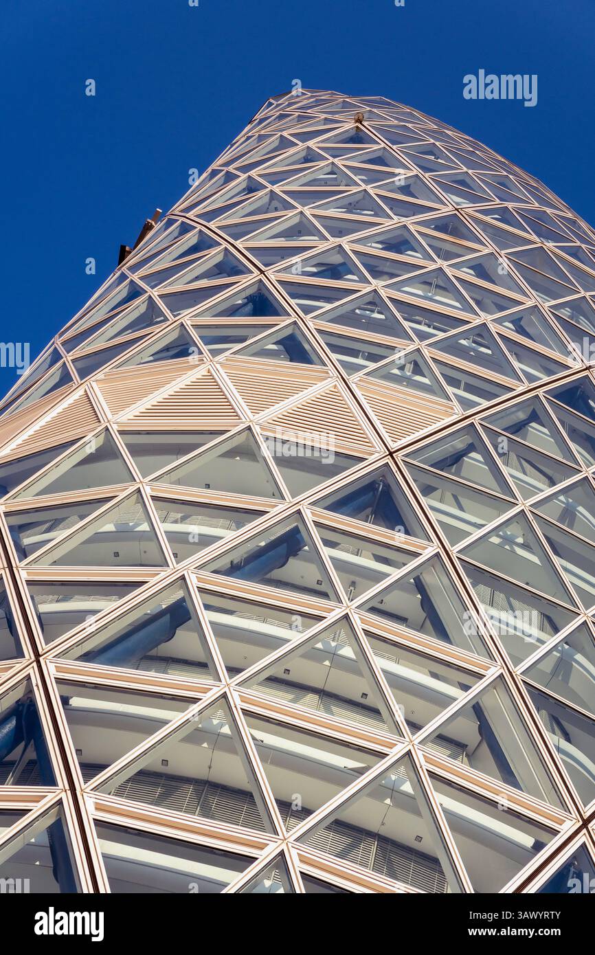 Milano, Italia - 4 aprile 2025: Torre Unipol nella città di Milano. Foto Stock