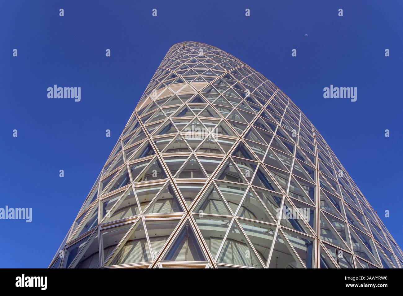 Milano, Italia - 4 aprile 2025: Torre Unipol nella città di Milano. Foto Stock