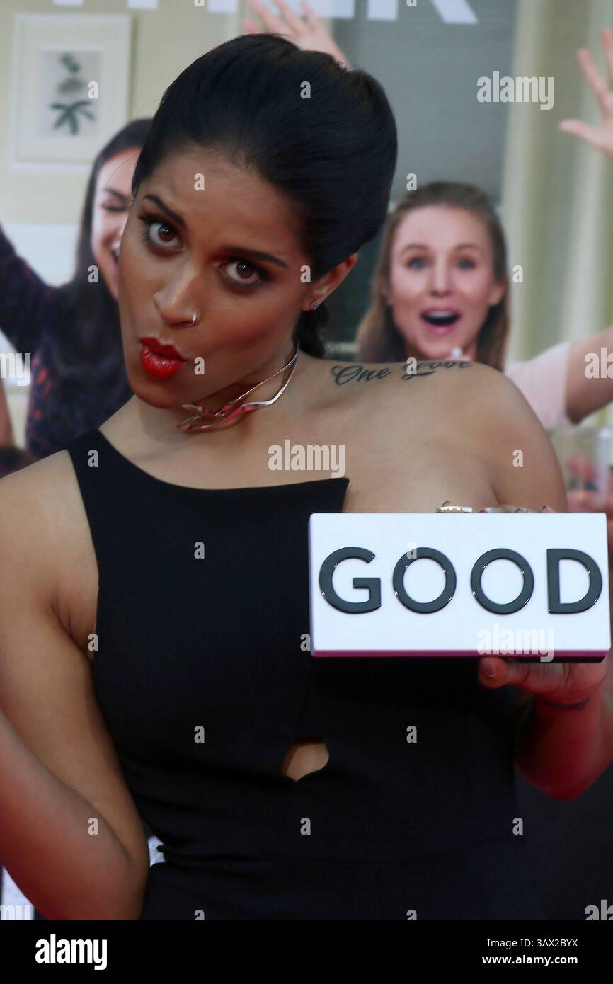 26 luglio 2016 - Westwood, CA, Stati Uniti - LOS ANGELES - JUL 26: Lilly Singh alla ''Bad Moms'' Los Angeles Premiere al Village Theater il 26 luglio 2016 a Westwood, CA (Credit Image: © Kathy Hutchins/Newscom via ZUMA Press) Foto Stock