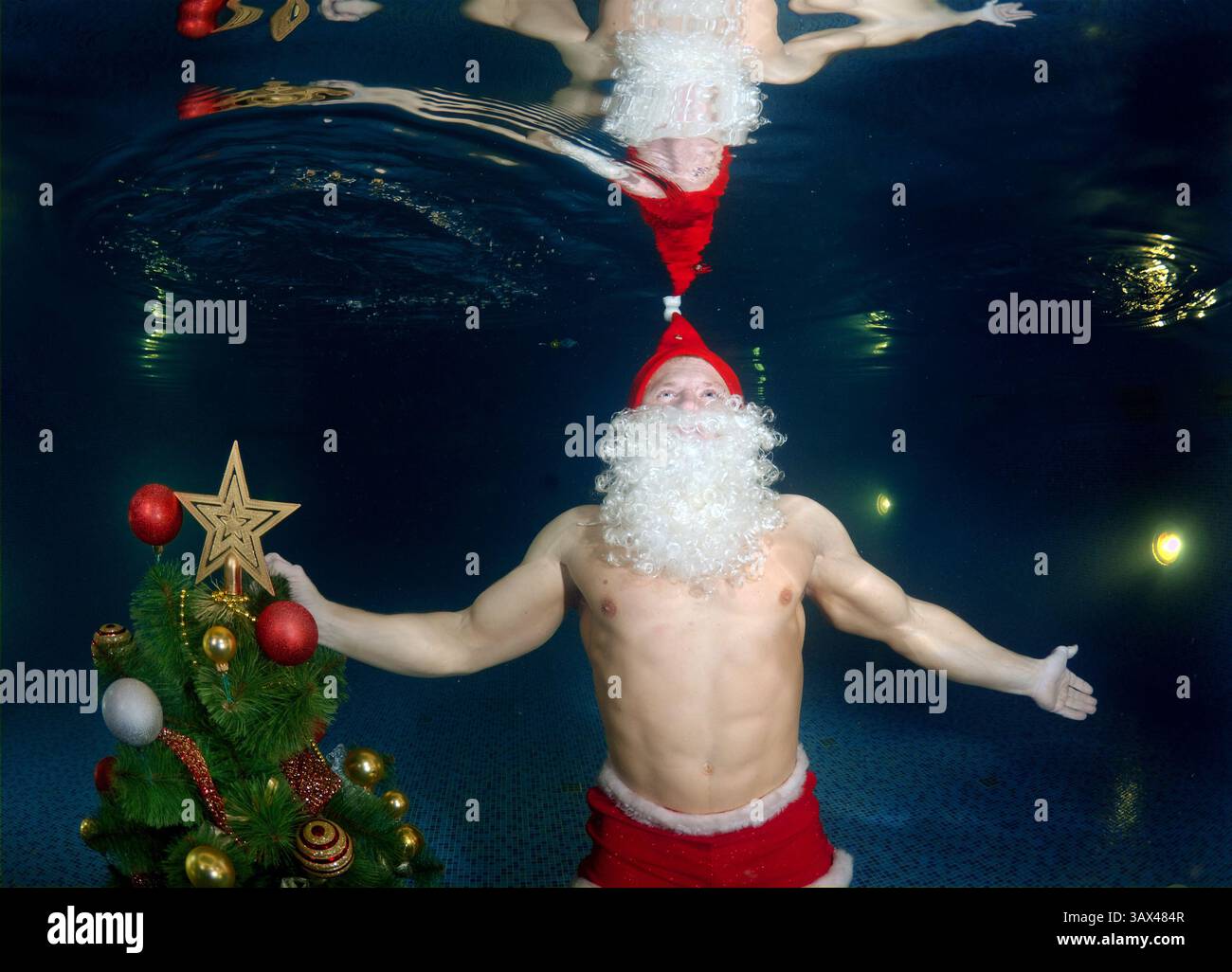 3 marzo 2016 - Odessa, Ucraina - Underwater Santa Claus in piscina (credito Immagine: © Andrey Nekrasov/ZUMA filo/ZUMAPRESS.com) Foto Stock