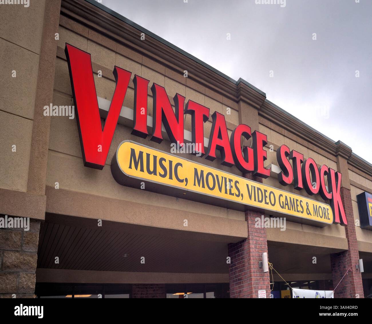 Springfield, Missouri - 17 febbraio 2020: Vintage Stock è un rivenditore di intrattenimento statunitense. Nota anche come Movie Trading Company (MTC), era precedentemente di proprietà di B Foto Stock