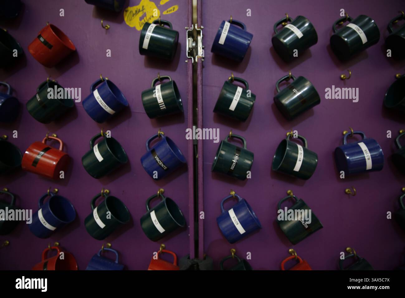 10 aprile 2016 - Montevideo, uruguay - ensayo y espectaculo Kooza del cierque du soleil (immagine di credito: © Silvana Colombo/la Nacion/GDA via ZUMA Press) Foto Stock