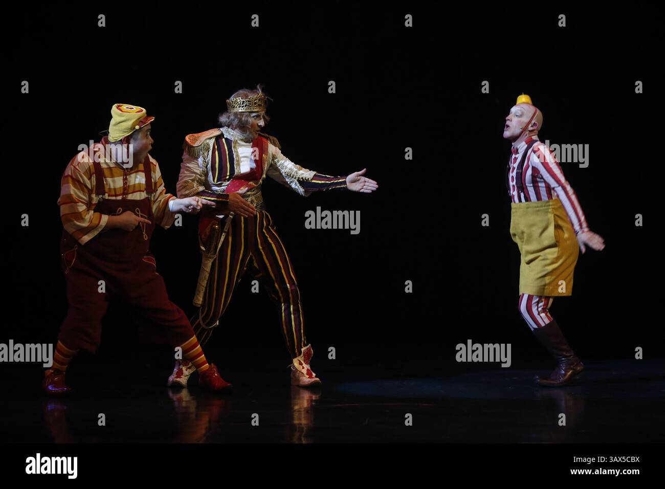 10 aprile 2016 - Montevideo, uruguay - ensayo y espectaculo Kooza del cierque du soleil (immagine di credito: © Silvana Colombo/la Nacion/GDA via ZUMA Press) Foto Stock