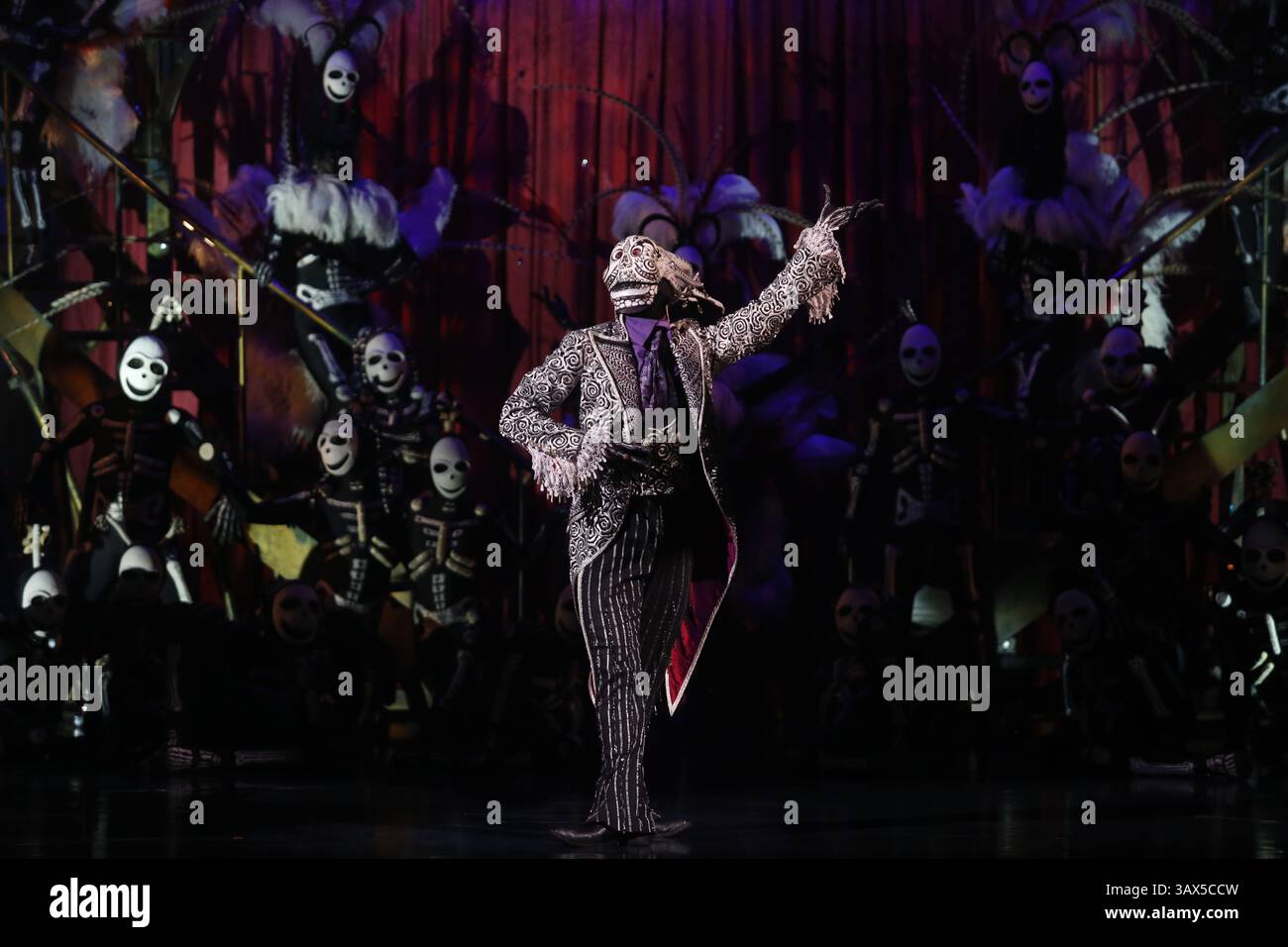 10 aprile 2016 - Montevideo, uruguay - ensayo y espectaculo Kooza del cierque du soleil (immagine di credito: © Silvana Colombo/la Nacion/GDA via ZUMA Press) Foto Stock