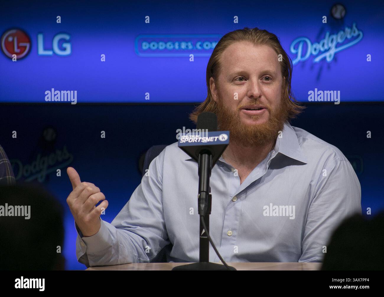 11 gennaio 2017 - Los Angeles, California, U. S - i Los Angeles Dodgers Closer Kenley Jansen e Justin Turner (in foto) partecipano a una conferenza stampa mercoledì 11 gennaio 2017 a Los Angeles. I due hanno rifirmato con la squadra come free agent. (Immagine di credito: © Prensa Internacional via cavo ZUMA) Foto Stock