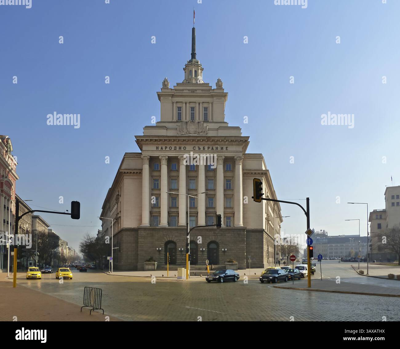 Sofia, Bulgaria 03.15.2024- edificio dell'Assemblea nazionale bulgara a Sofia. Il secondo edificio del parlamento bulgaro Foto Stock