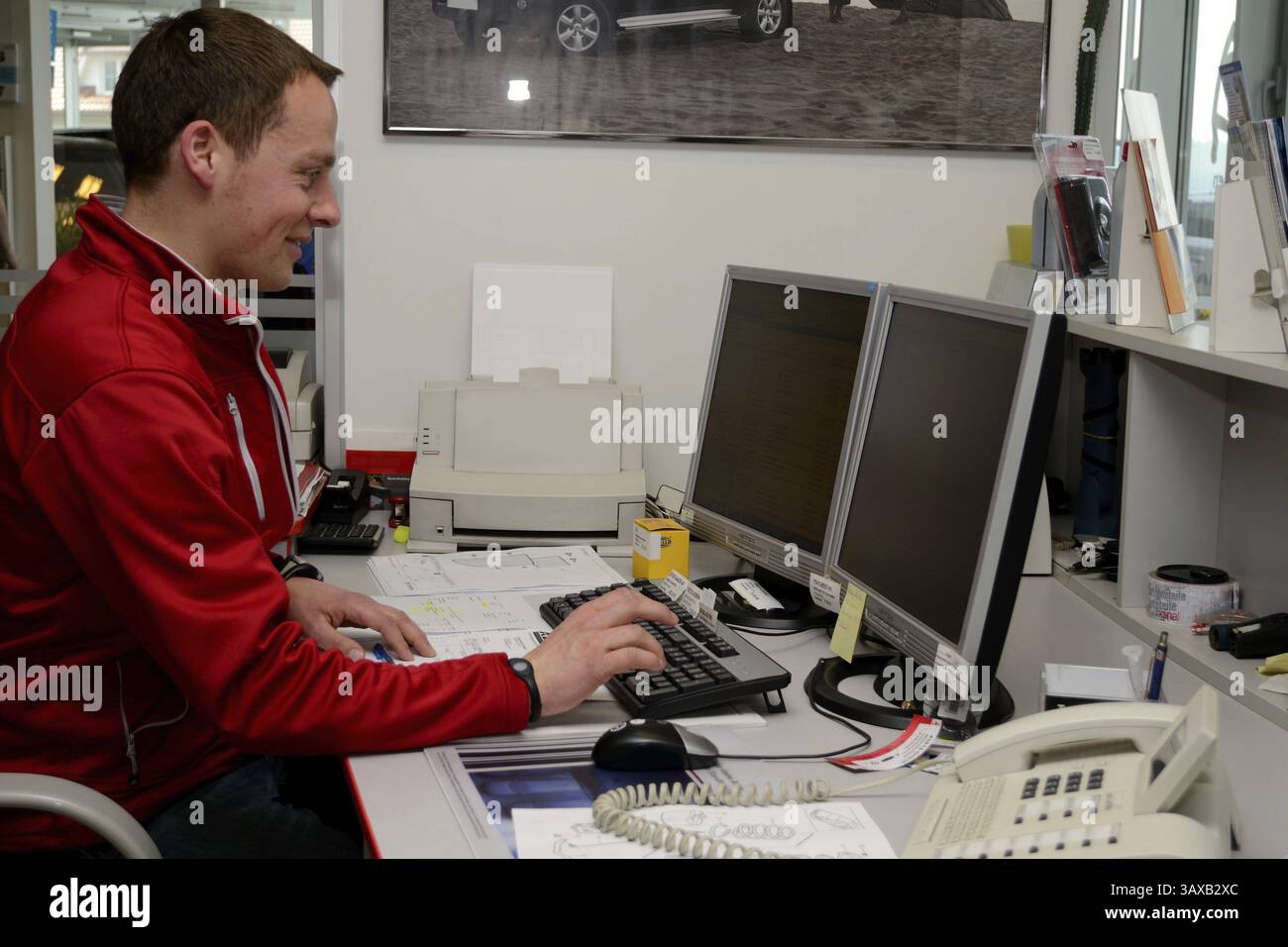 Dipendente del magazzino per gli ordini Foto Stock