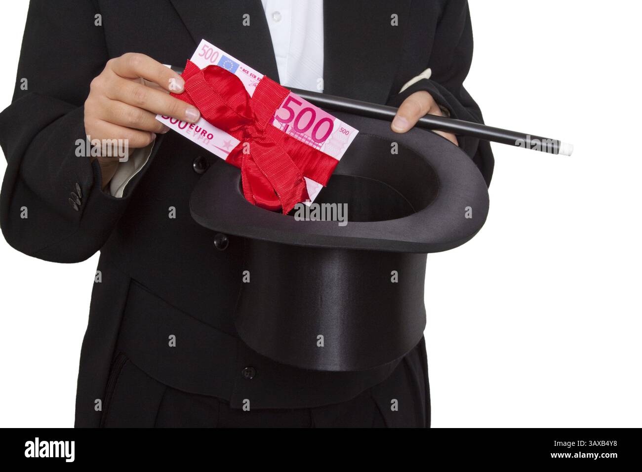 Giovane donna con cappotto e cappello - isolata giovane donna con cappotto e cappello stovepipe - isolata Foto Stock