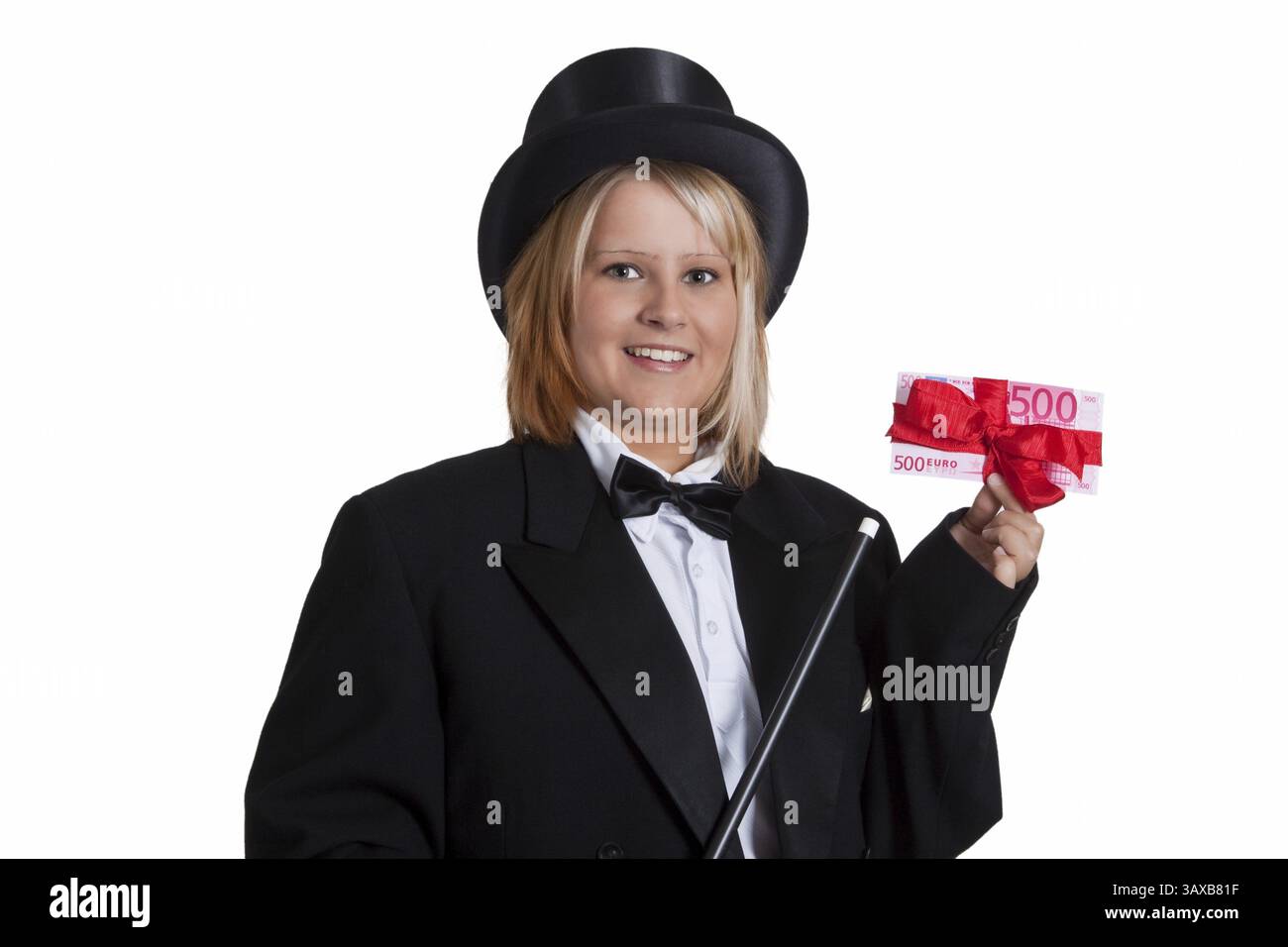 Giovane donna con cappotto e cappello - isolata giovane donna con cappotto e cappello stovepipe - isolata Foto Stock