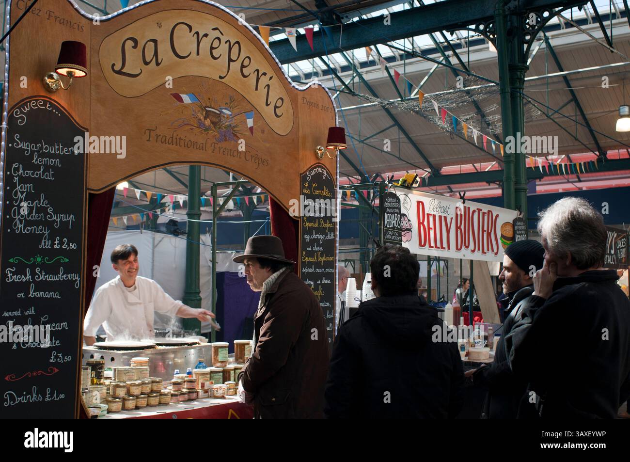 14 novembre 2016 - Belfast, Irlanda del Nord, Regno Unito - la Creperie, creps Inside St. George's Market. Il mercato di St George è una delle attrazioni più antiche di Belfast. È stato costruito tra il 1890 e il 1896 ed è uno dei migliori mercati nel Regno Unito e in Irlanda. È stato votato per numerosi titoli e riconoscimenti locali e nazionali per i suoi prodotti freschi e locali e la sua ottima atmosfera. (Immagine di credito: © Sergi Reboredo via ZUMA Wire) Foto Stock