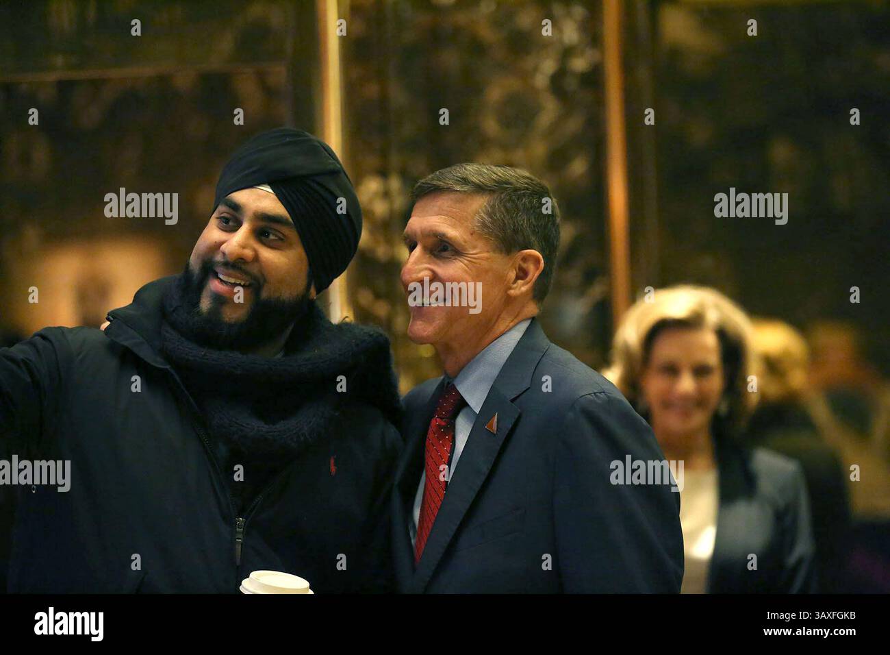 5 dicembre 2016 - New York, New York, Stati Uniti - MIKE FLYNN posa alla Trump Tower . Fifth Avenue, New York. 5 dicembre 2016.Photos by , Photos Inc.2016 (Credit Image: © Sonia Moskowitz/Globe Photos via ZUMA Wire) Foto Stock