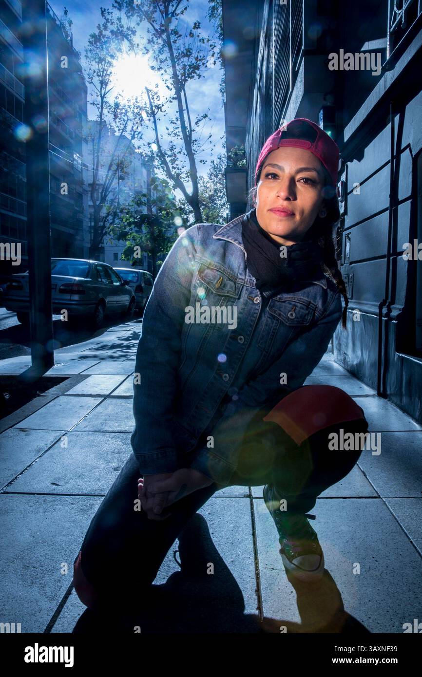 23 maggio 2016 - Caba, arg - ESPECTACULOS...Entrevista Ana Tijoux, rapera chilena que reivindica la cultura mapuche. Icono de los nuevos sonidos de AmÃ©rica Latina...23/05/16.FOTO FERNANDO MASSOBRIO. (Immagine di credito: © Fernando Massobrio/la Nacion/GDA via ZUMA Press) Foto Stock