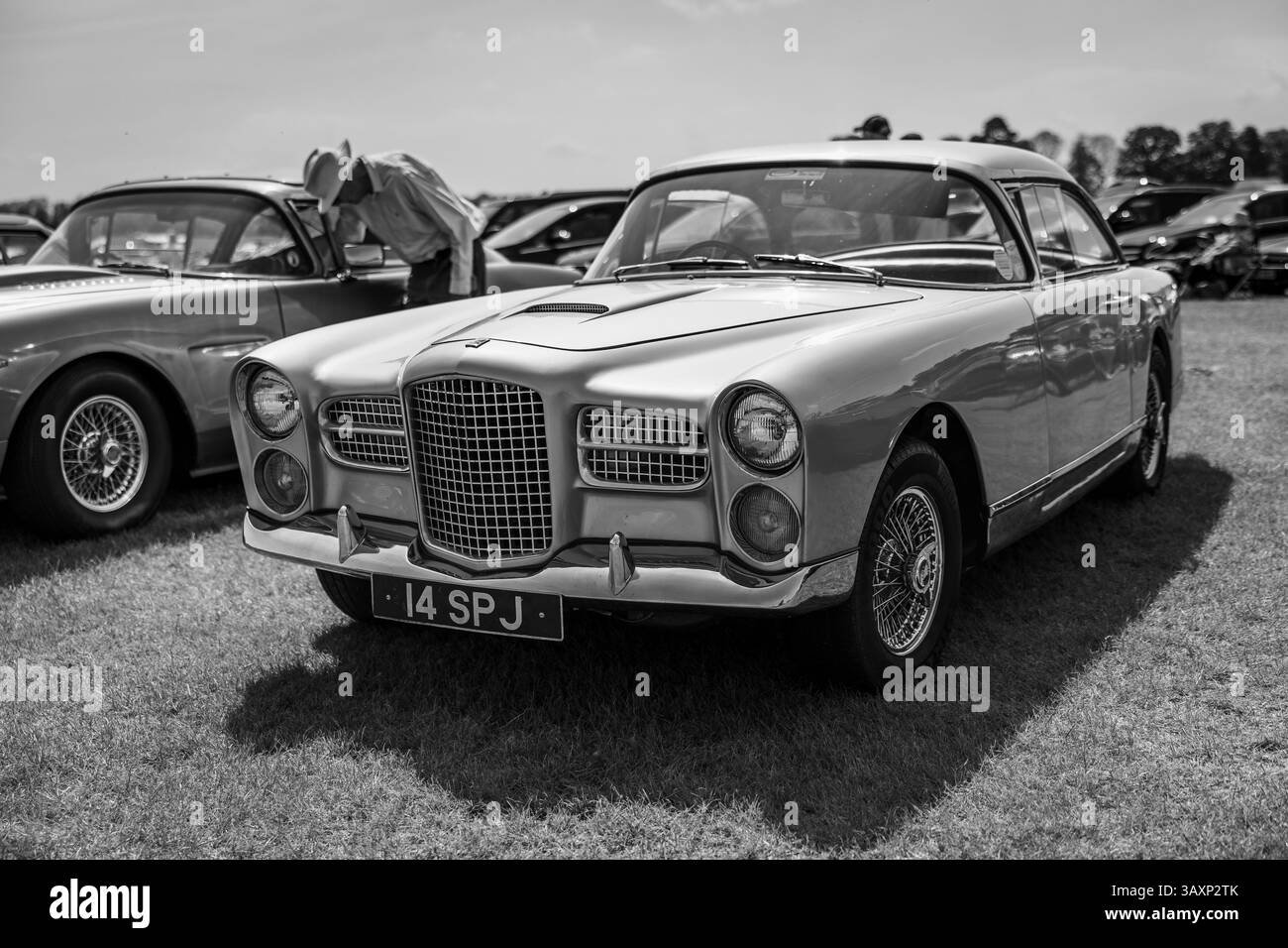 1960 Facel Vega HK500, in mostra al Best of British Airshow tenutosi a Shuttleworth il 12 maggio 2024. Foto Stock