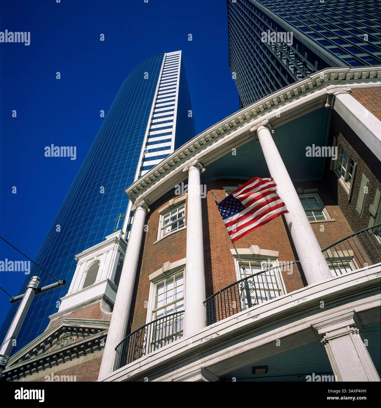 New York, vintage anni '1990, casa di James Watson, XVIII secolo, bandiera americana, nanizzati dai grattacieli, Lower Manhattan, New York City, NYC, NY, STATI UNITI, STATI UNITI, Foto Stock